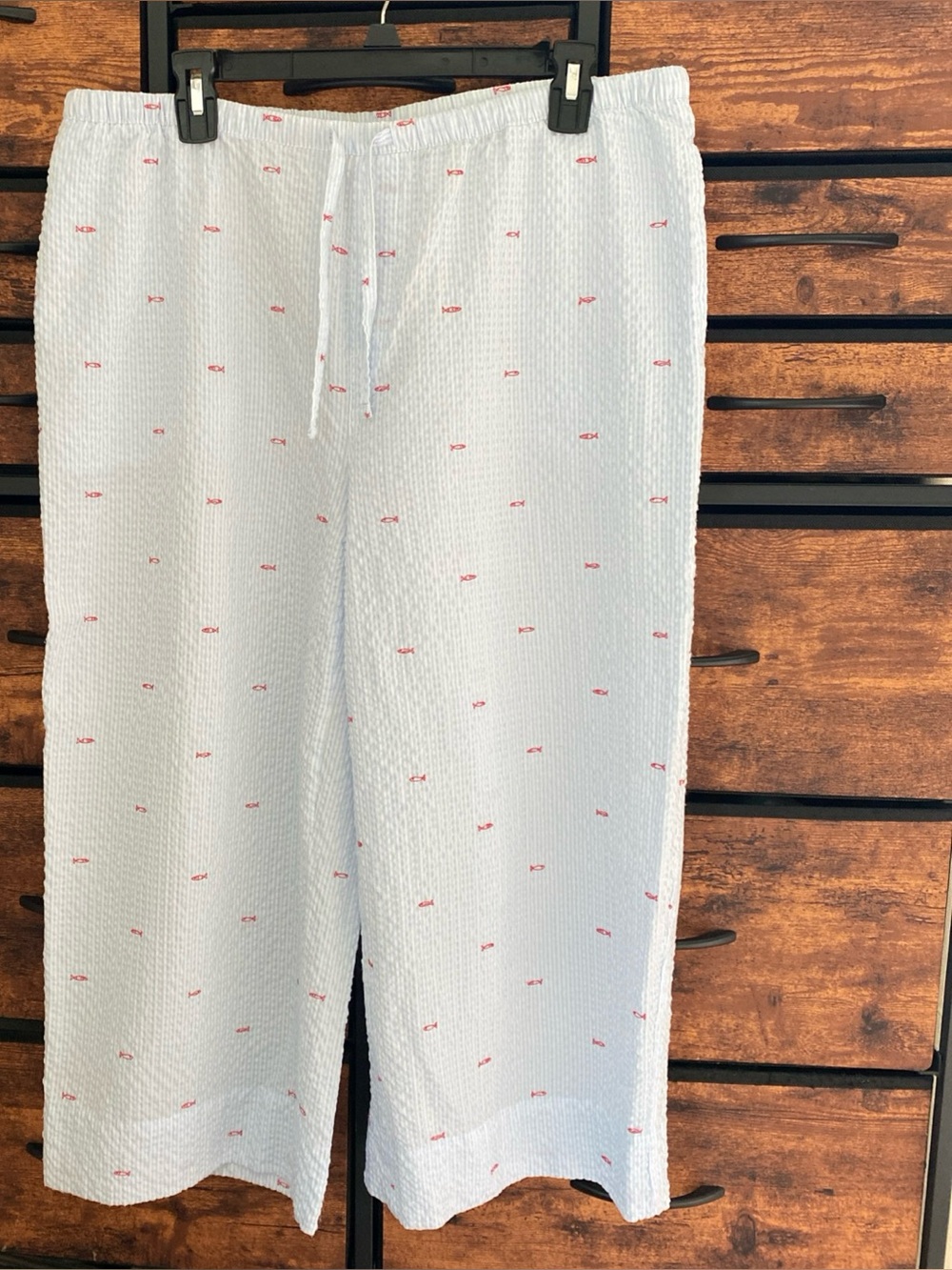 Auden Seersucker Capri Pajama Pants Fish Print Blue & White Stripe Size L EUC